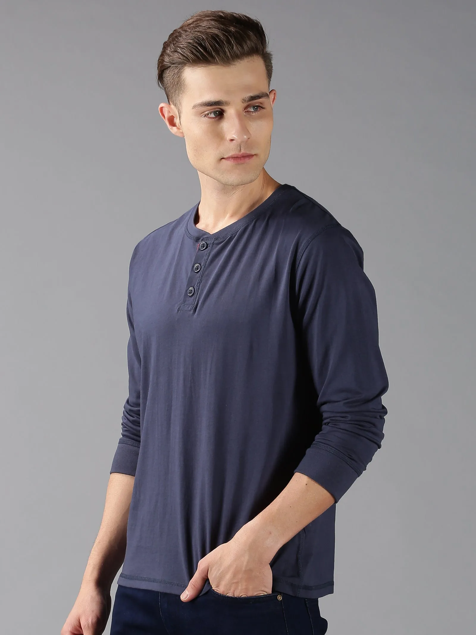 MEN'S NAVY SOLID SLIM FIT T.SHIRT