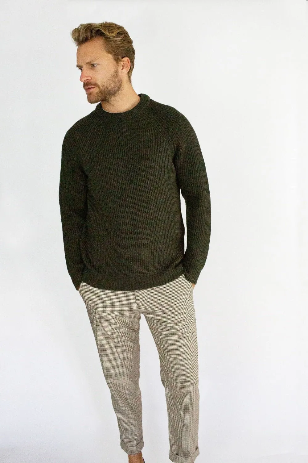 Men's Peregrine Ford Crew Neck Made In England Olive