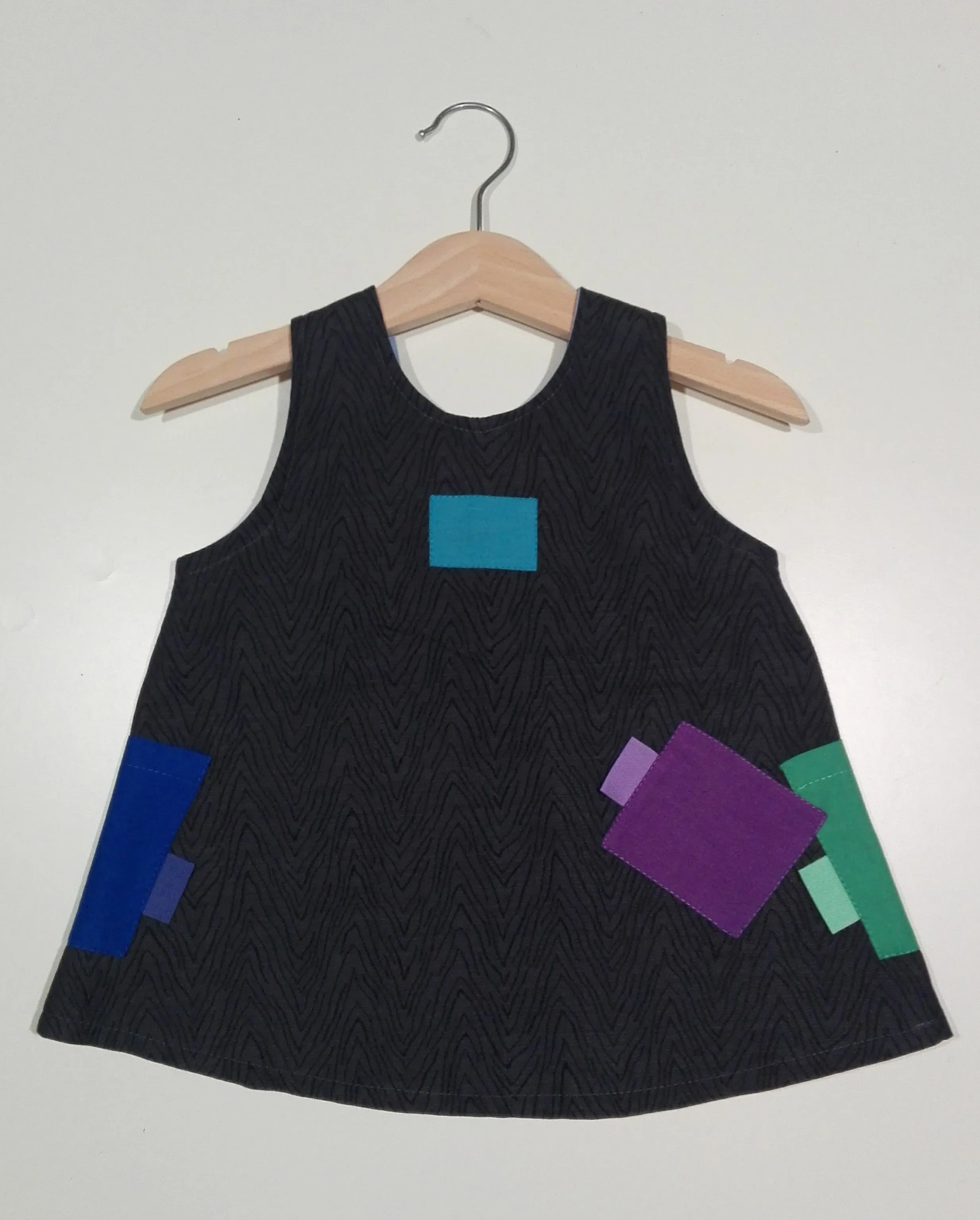 Trapeze Dress,Gray, with colored patches/pockets